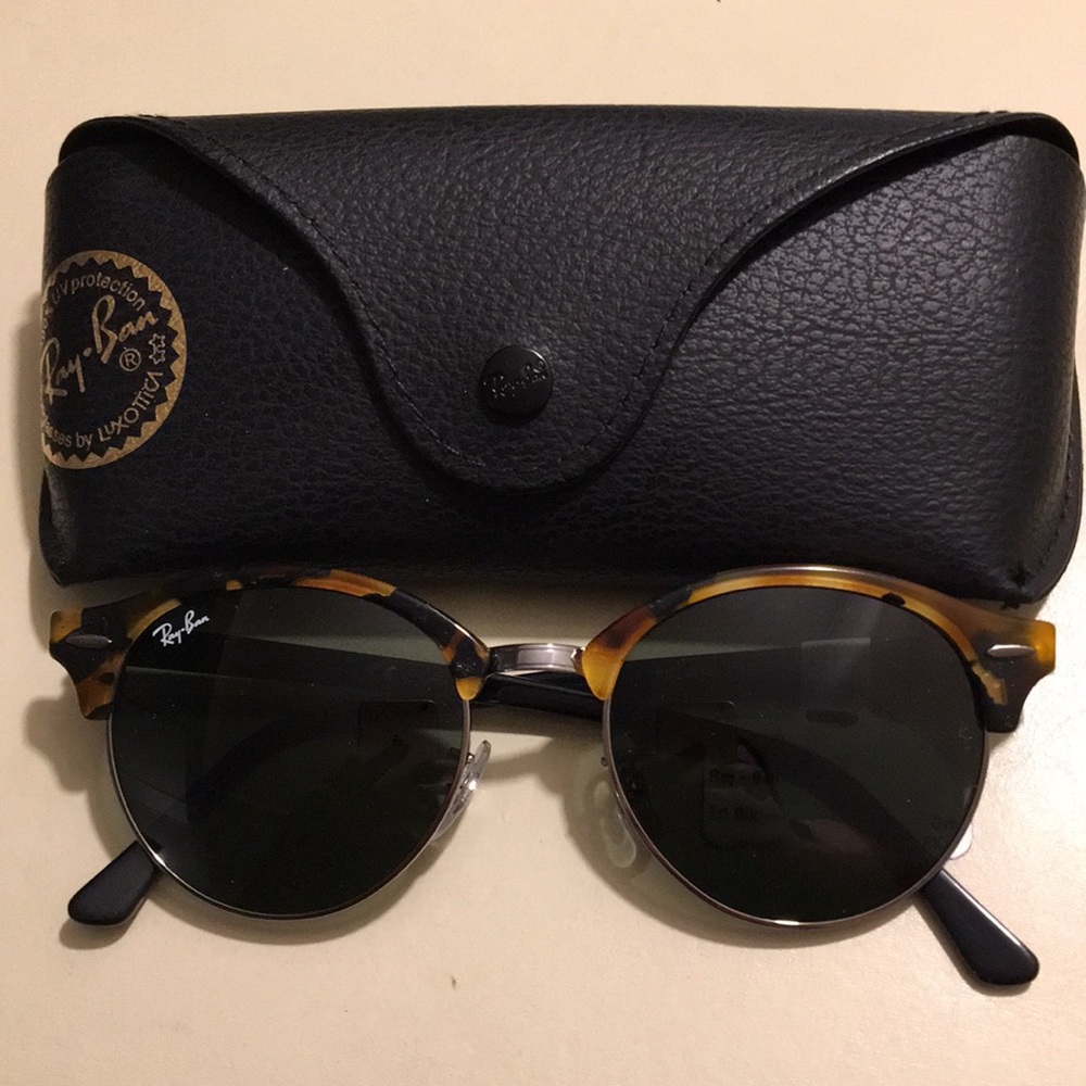 100% authentic Ray-Ban sunglasses 😎